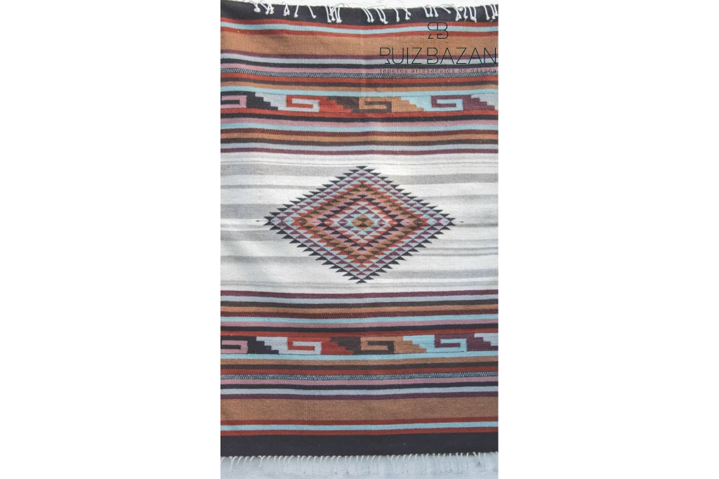 Tapete diamante 195cms largo x 130cms ancho (6.39ft x 4.26ft)