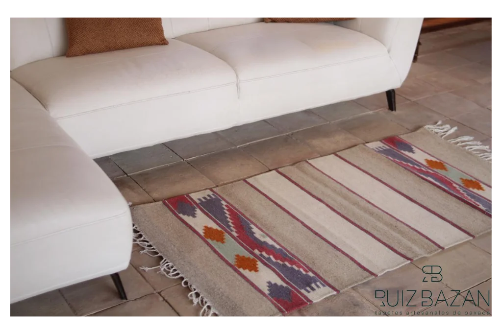 Tapete líneas y grecas 150cms largo x 80cms ancho (5ft x 2.6ft)