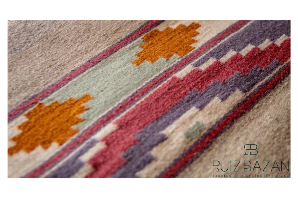 Tapete líneas y grecas 150cms largo x 80cms ancho (5ft x 2.6ft) - Imagen 3