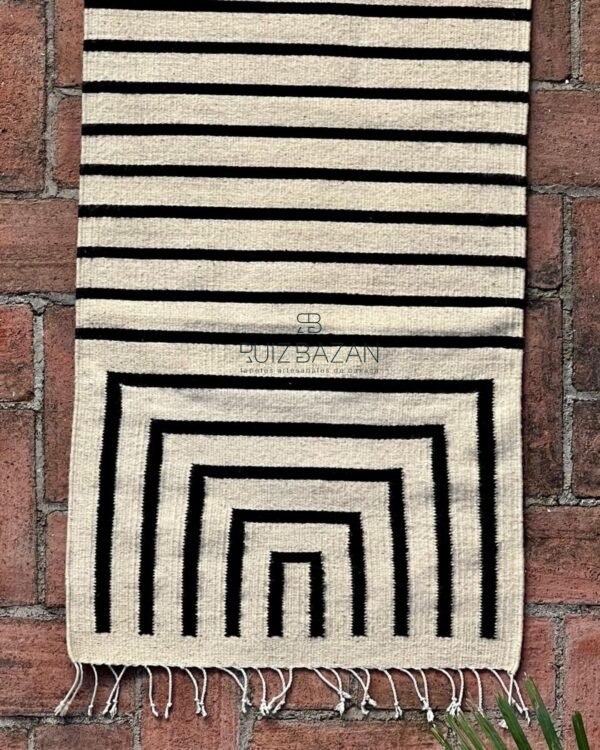 Tapete Cebra 150cm largo  x 40cm ancho (4.92ft x 1.31ft) - Imagen 2